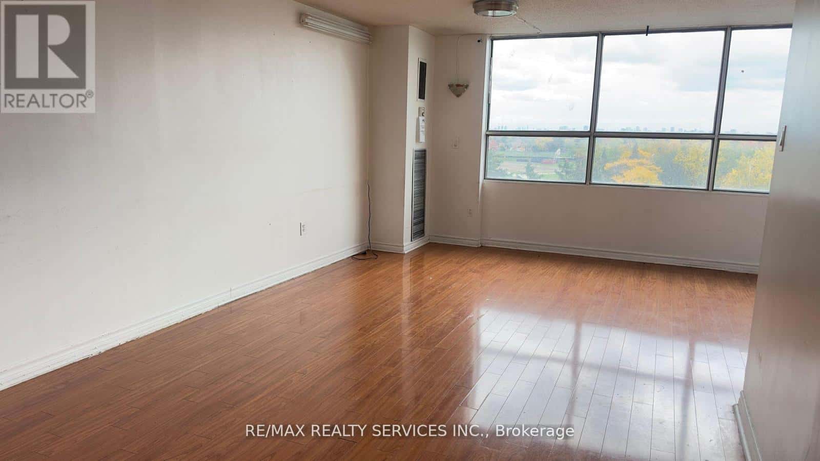 Toronto (Mount Olive-Silverstone-Jamestown) — Toronto (Mount Olive-Silverstone-Jamestown) - Photo 2 of 16