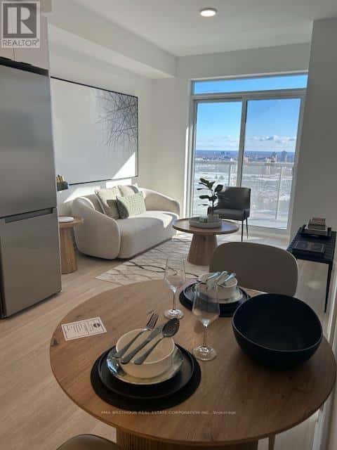 Mississauga (Hurontario) — Mississauga (Hurontario) - Photo 2 of 17