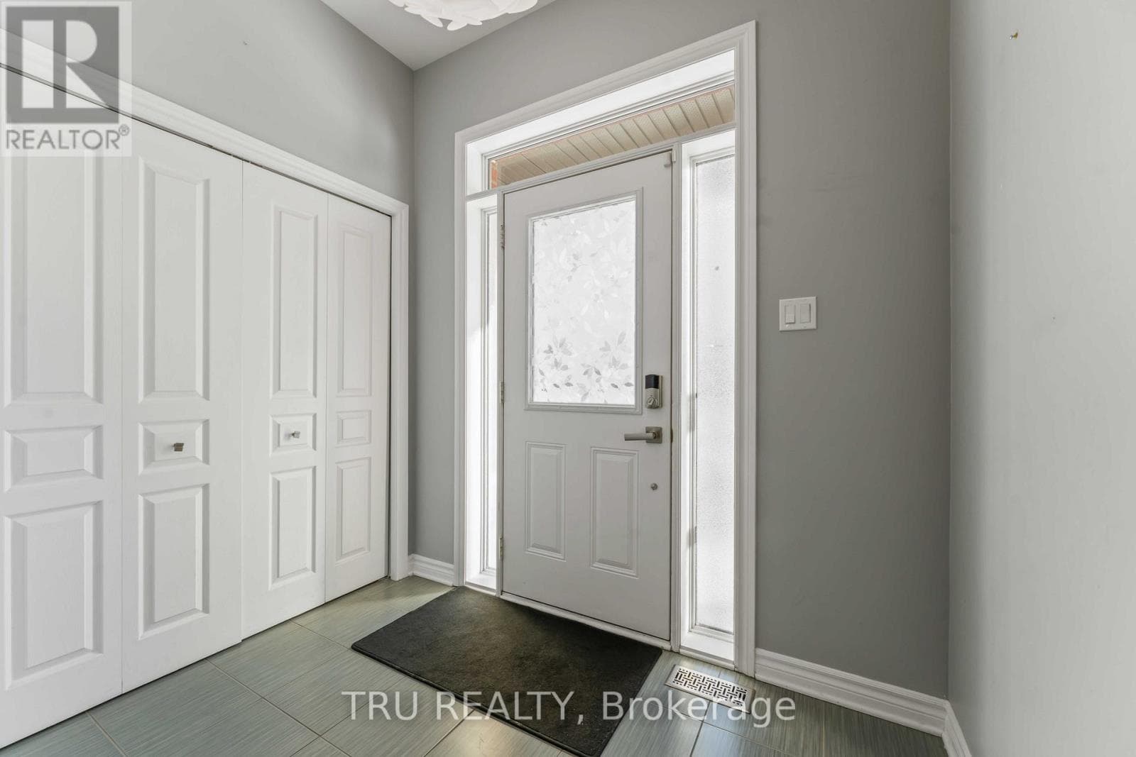 Ottawa — Ottawa - Main photo