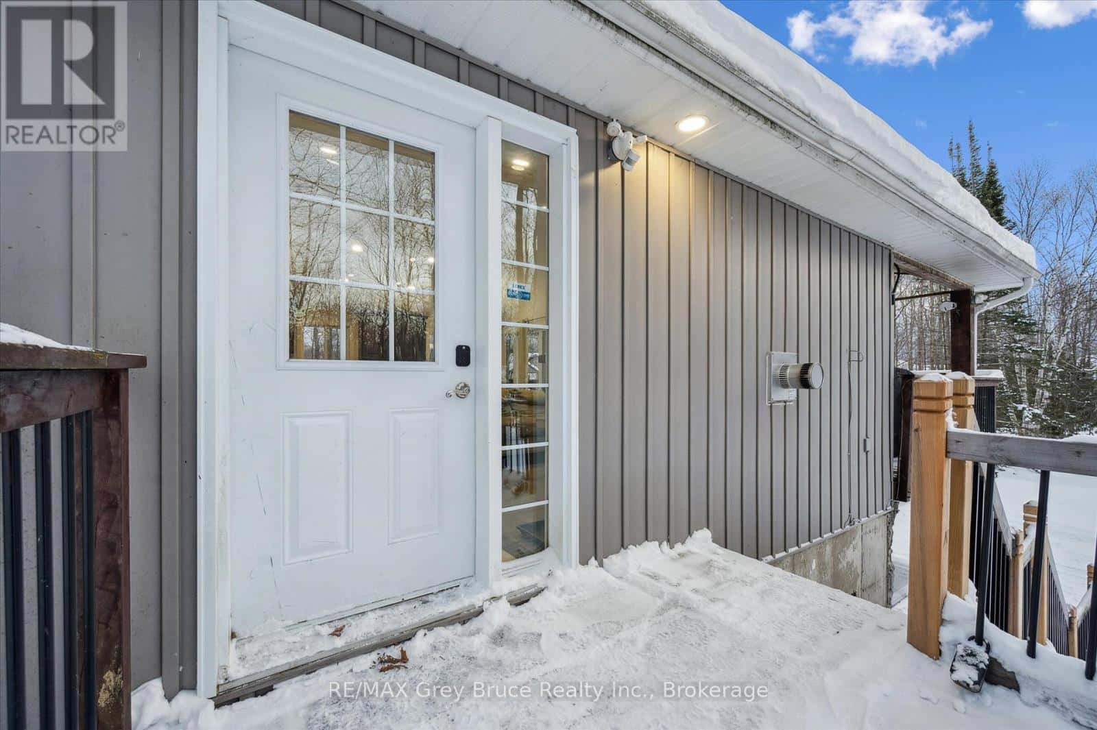 South Bruce Peninsula — South Bruce Peninsula - Photo 2 of 48