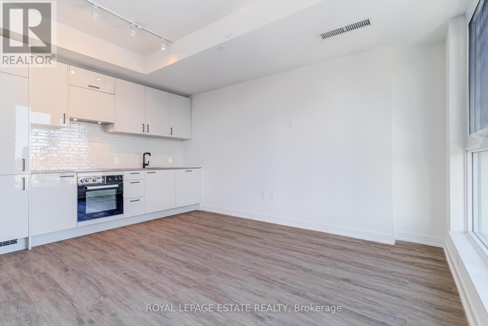 Toronto (Banbury-Don Mills) — Toronto (Banbury-Don Mills) - Main photo