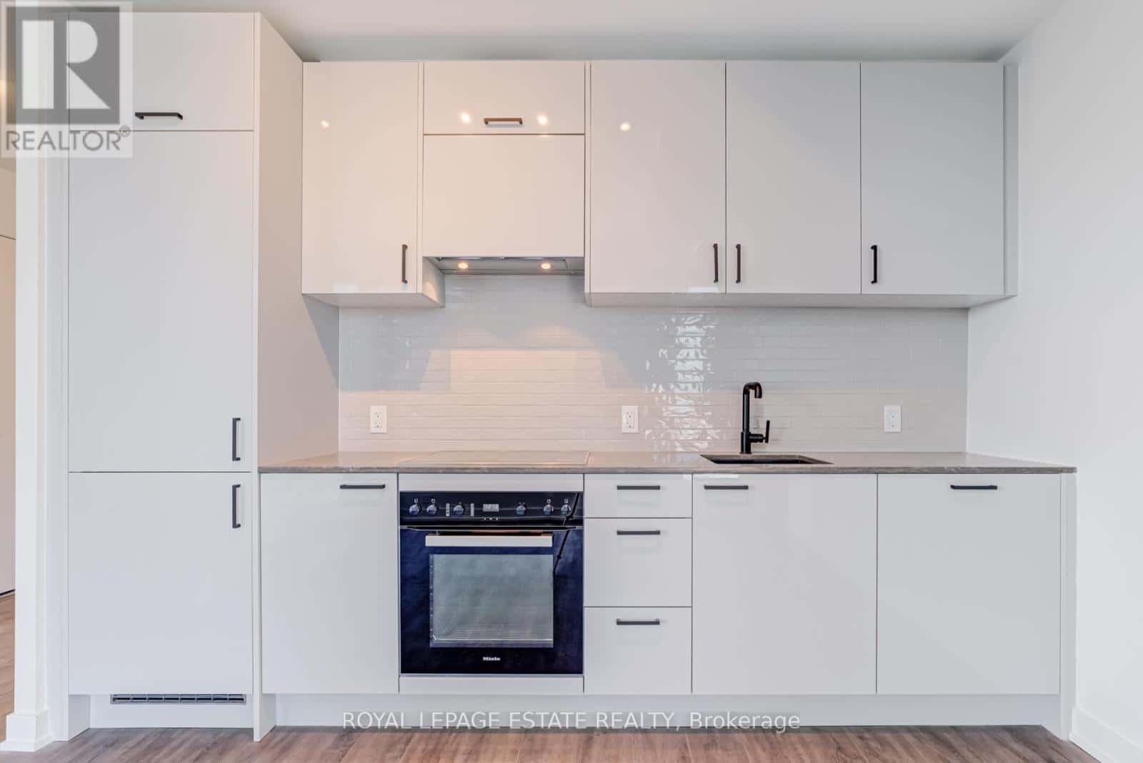 Toronto (Banbury-Don Mills) — Toronto (Banbury-Don Mills) - Photo 2 of 21