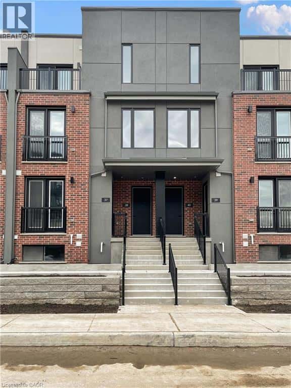 Waterloo — Waterloo - Photo 2 of 14