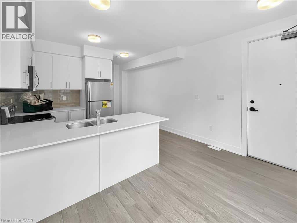 Waterloo — Waterloo - Photo 4 of 14