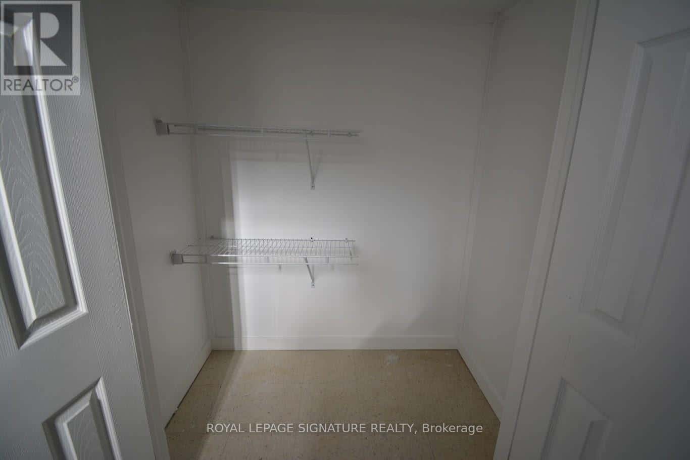 Cambridge — Cambridge - Photo 2 of 7