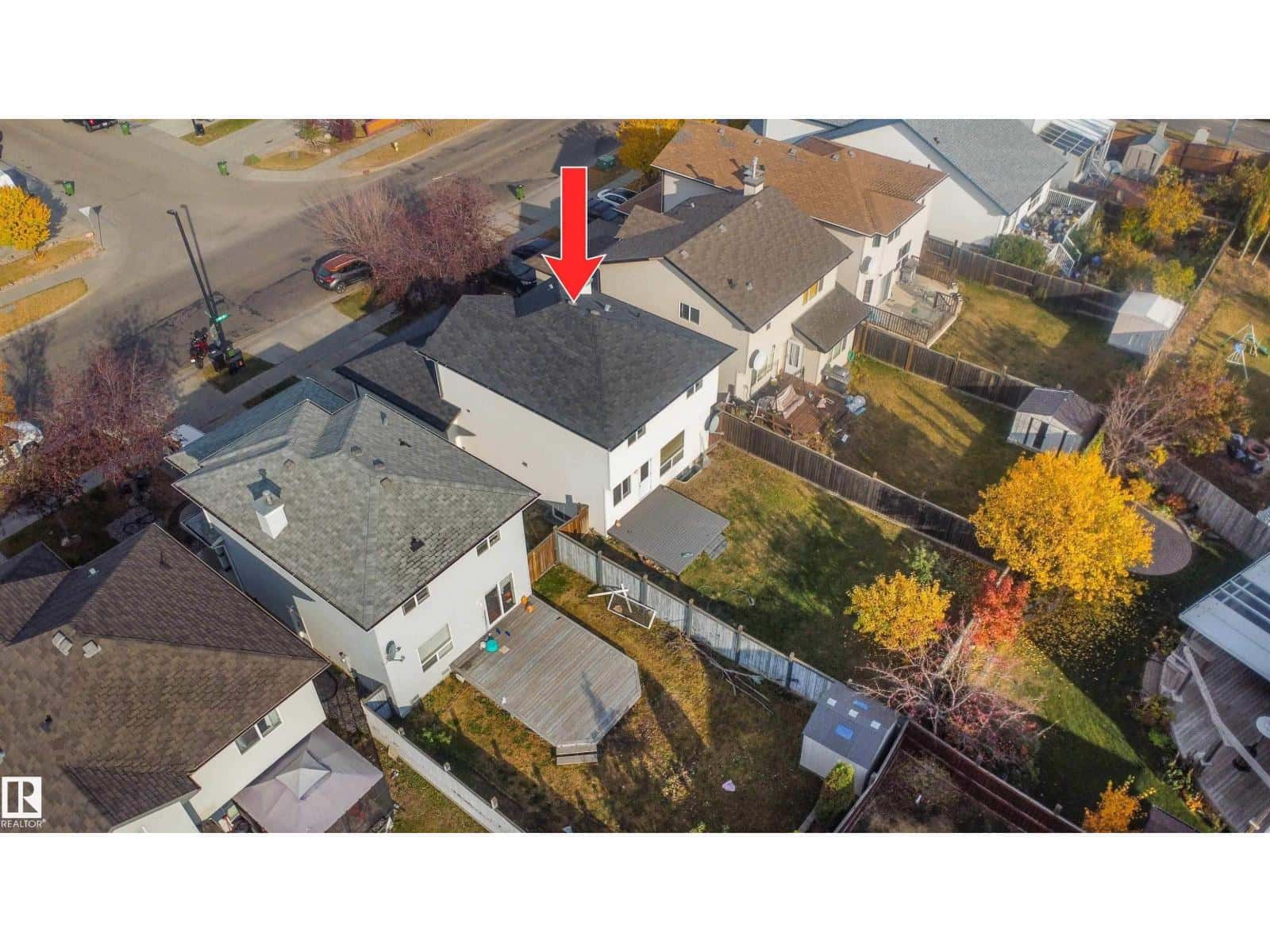 1711 37A AV NW — Edmonton - Photo 5 of 26