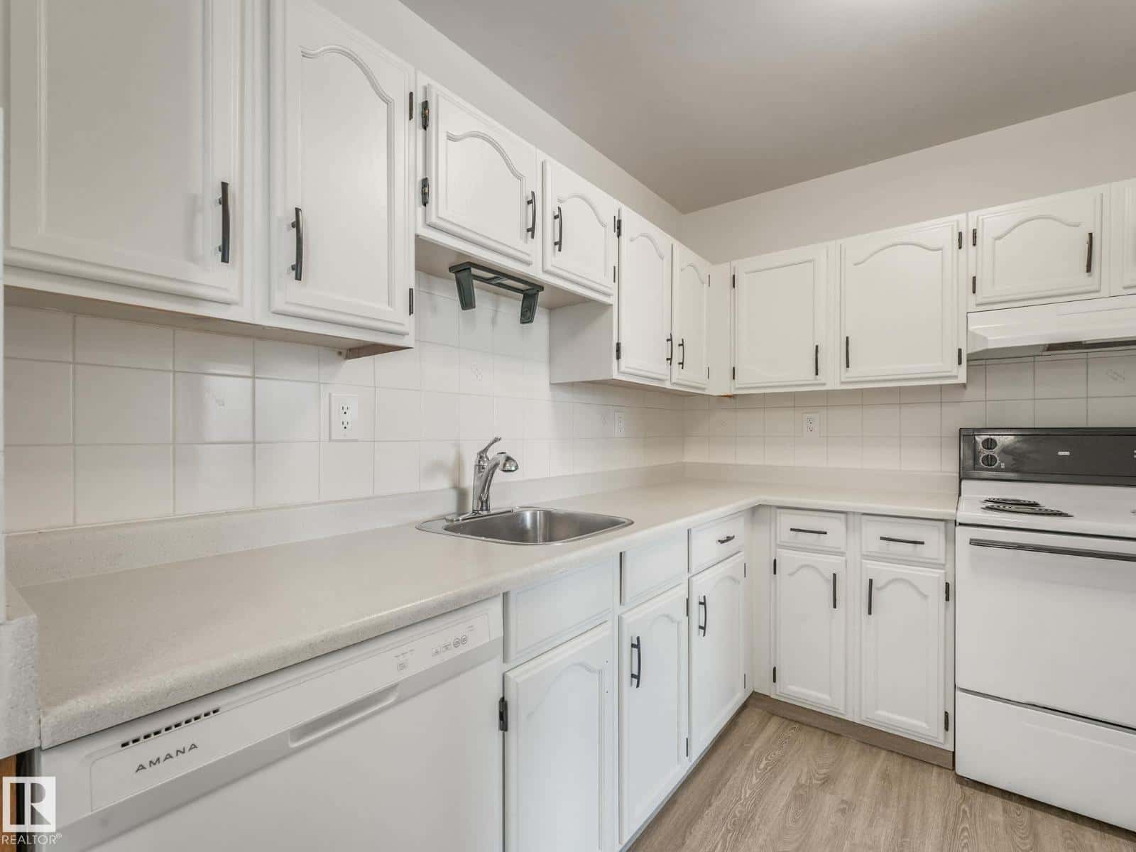 #406 10125 109 ST NW — Edmonton - Photo 2 of 33