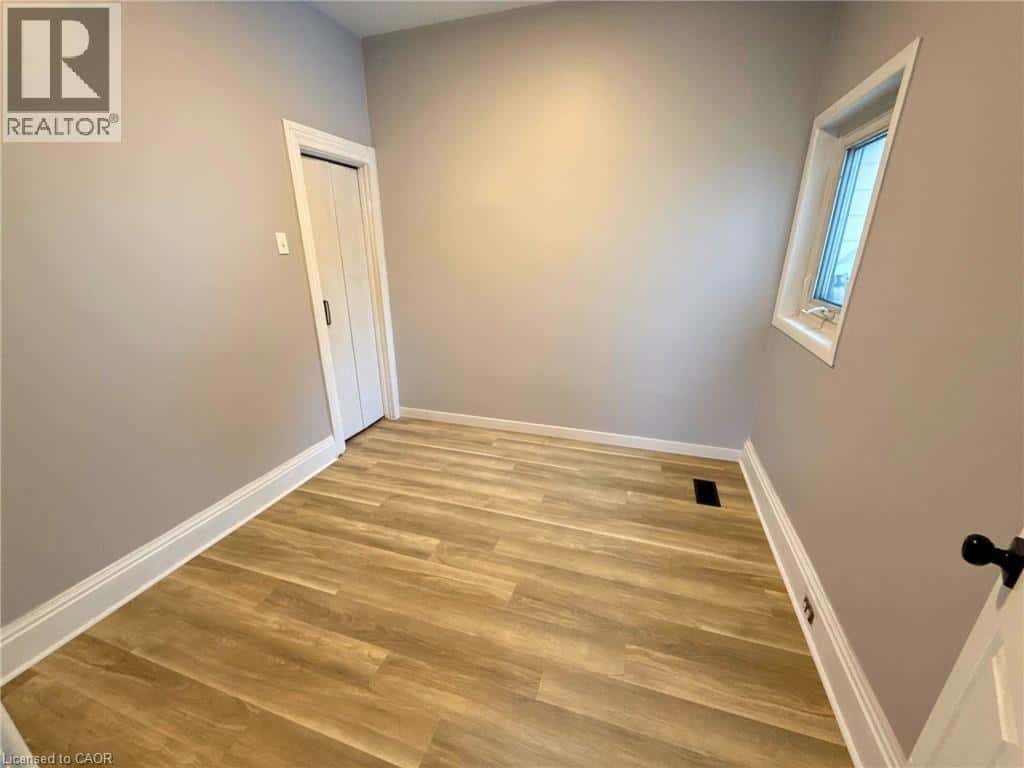 Woodstock — Woodstock - Photo 4 of 13