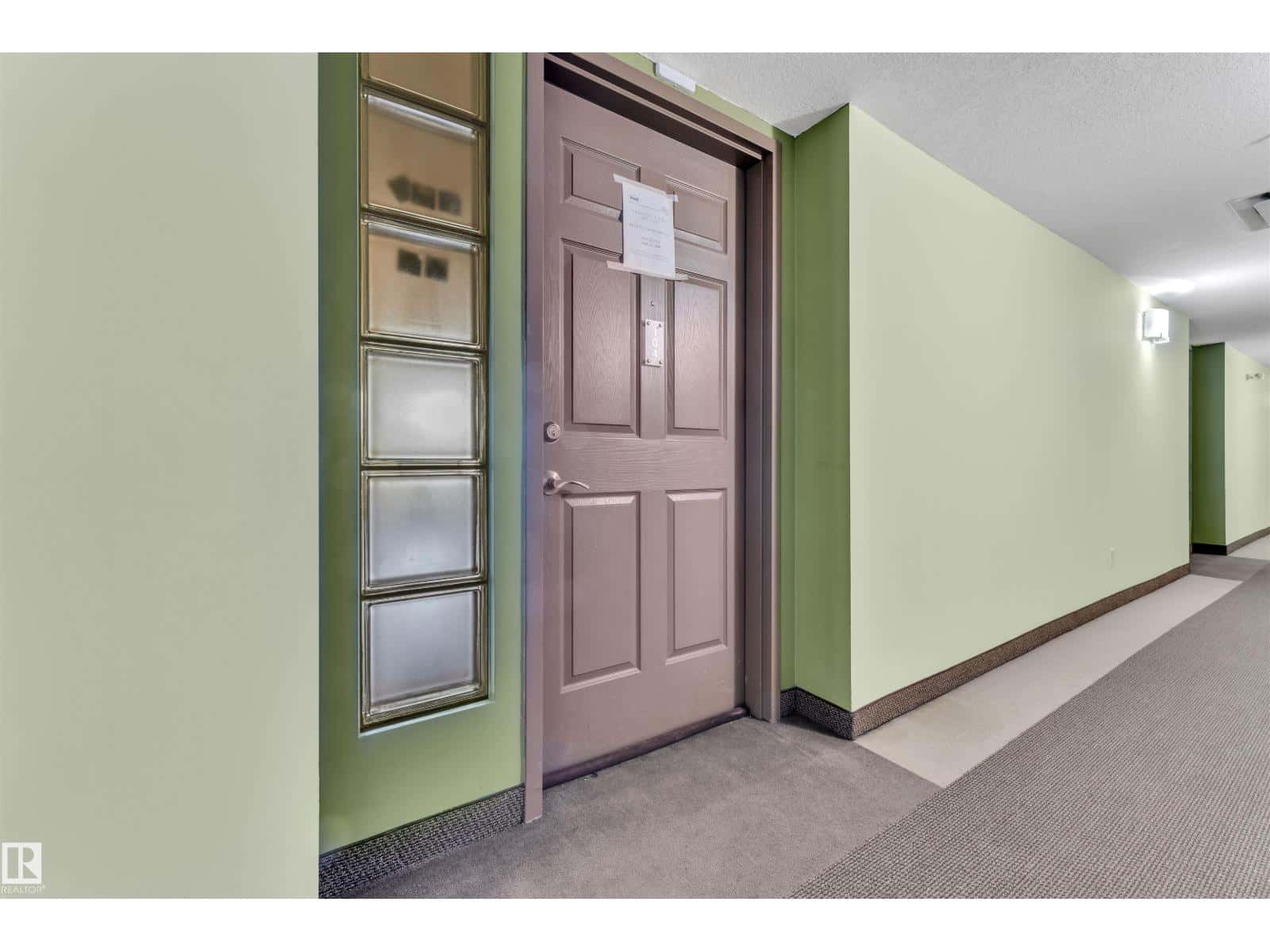 Edmonton — Edmonton - Photo 5 of 29