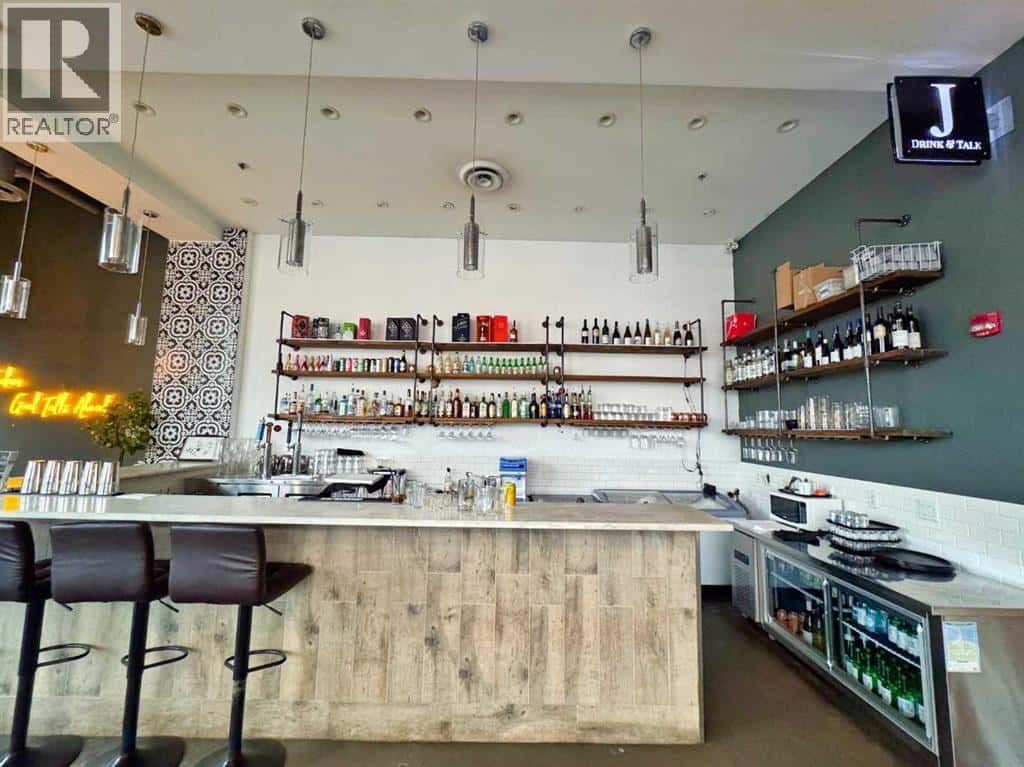 Calgary — Calgary - Photo 5 of 16