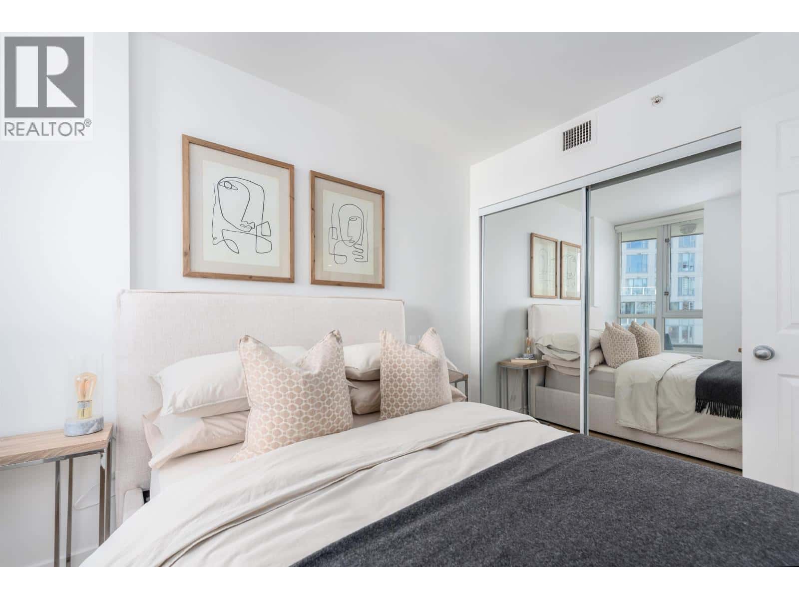 Vancouver — Vancouver - Photo 3 of 35