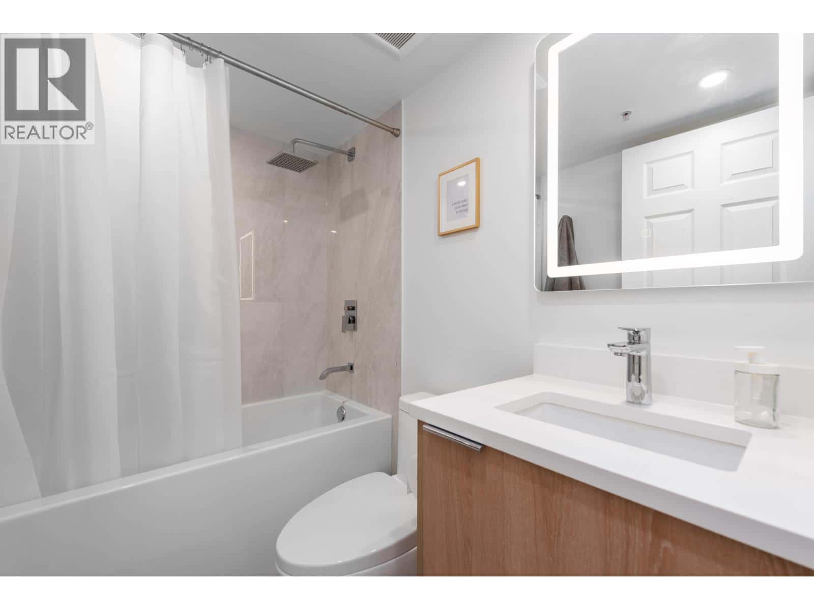 Vancouver — Vancouver - Photo 4 of 35