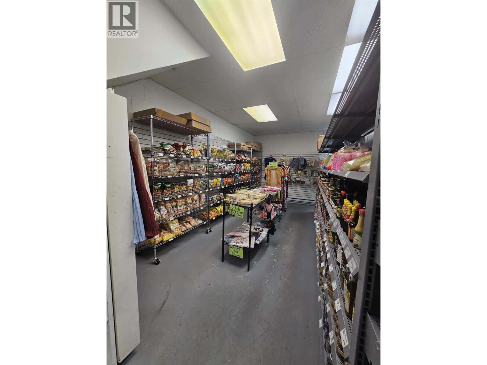 New Westminster — New Westminster - Photo 4 of 4