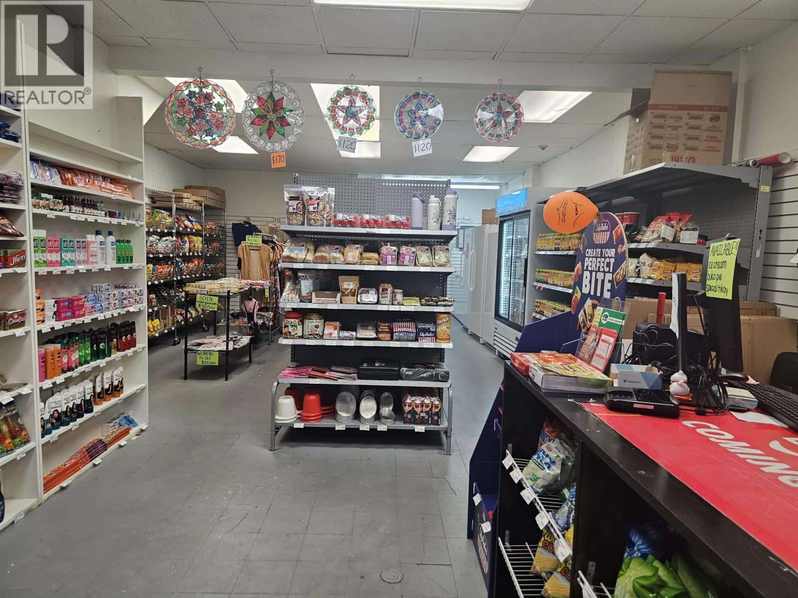 New Westminster — New Westminster - Photo 3 of 4