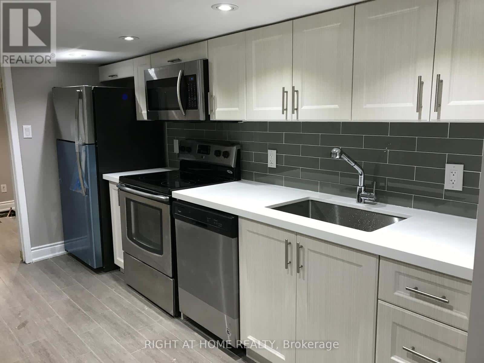 1082 COLLEGE STREET — Toronto (Dufferin Grove) - Photo 4 of 10