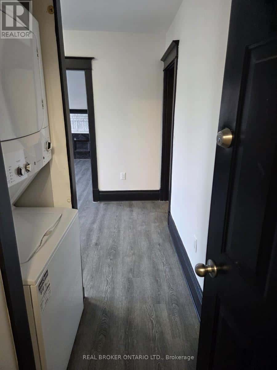 2 - 983 MAIN STREET E — Hamilton (Crown Point) - Photo 4 of 16