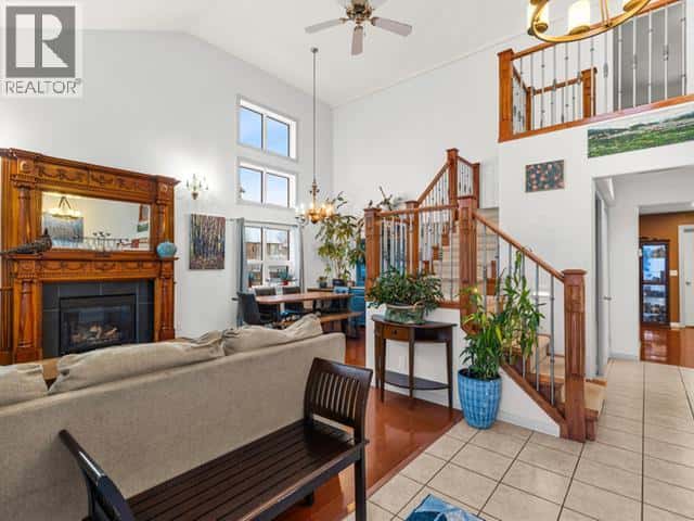 Whitehorse — Whitehorse - Photo 4 of 53