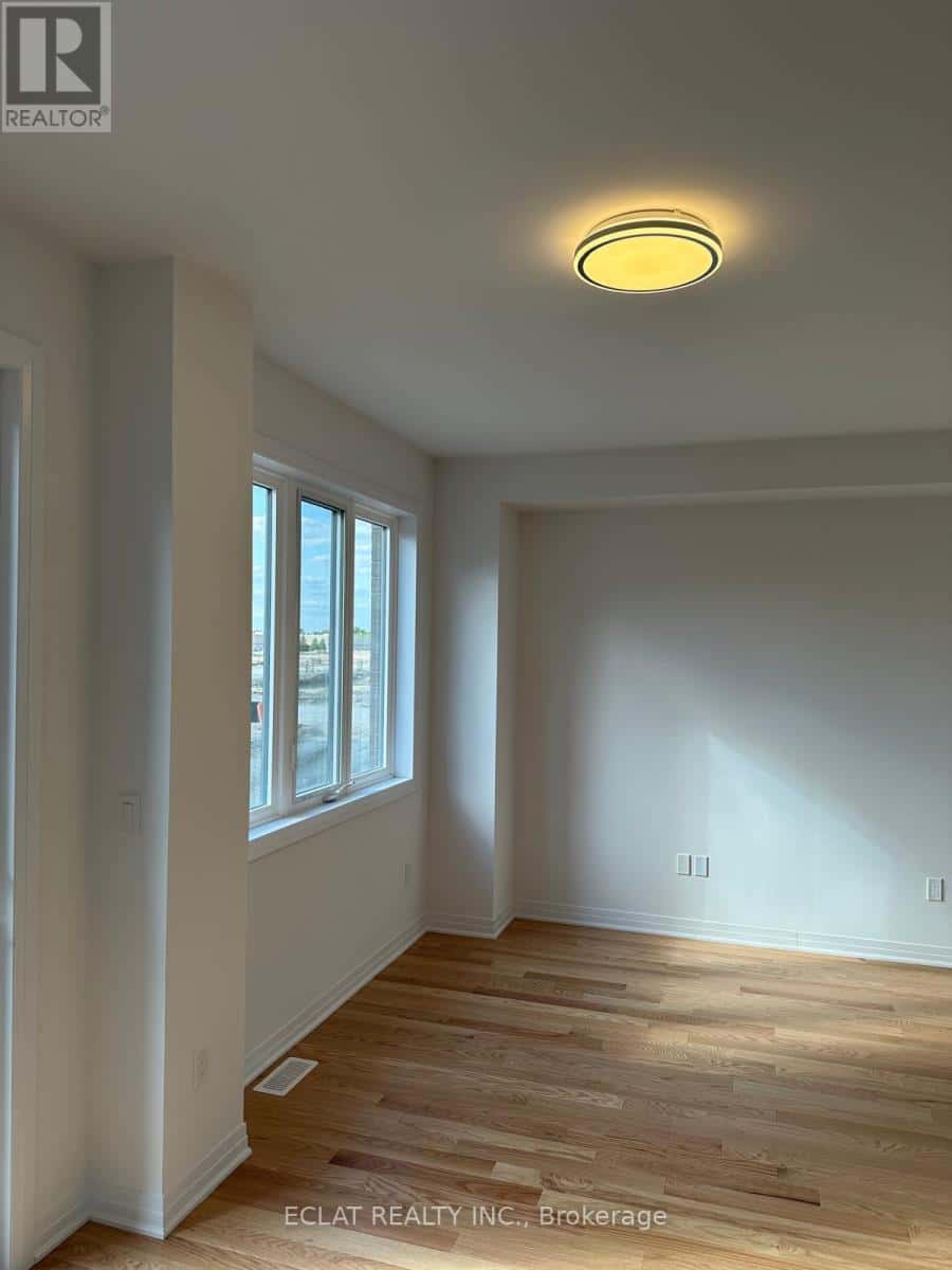 Stratford — Stratford - Photo 3 of 20