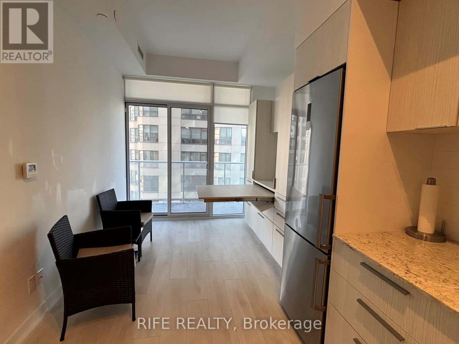 Toronto (Church-Yonge Corridor) — Toronto (Church-Yonge Corridor) - Photo 4 of 17