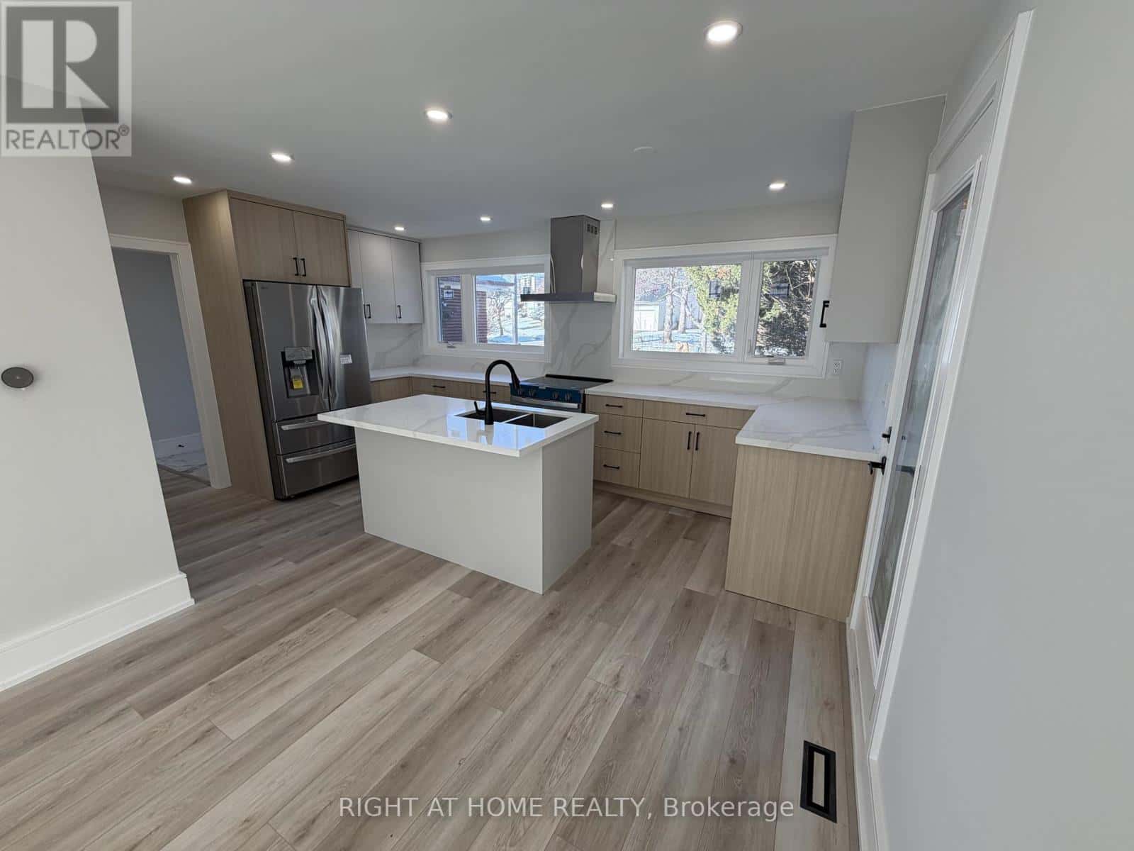 Toronto (Bayview Woods-Steeles) — Toronto (Bayview Woods-Steeles) - Photo 3 of 25