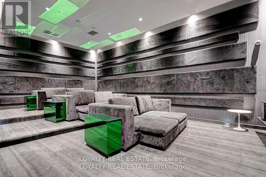 Toronto (Waterfront Communities) — Toronto (Waterfront Communities) - Photo 3 of 30