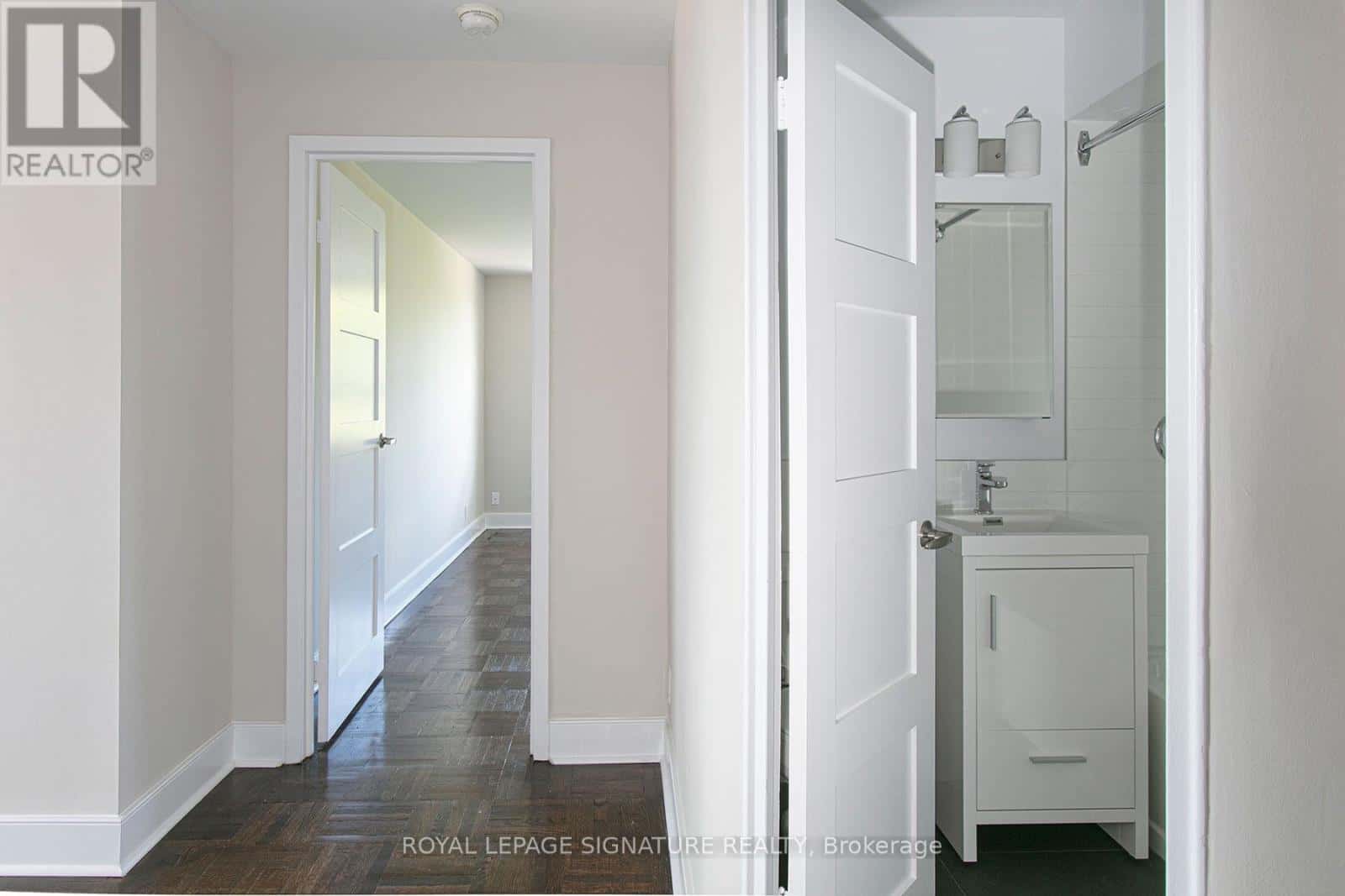 Toronto (Yonge-Eglinton) — Toronto (Yonge-Eglinton) - Photo 4 of 8