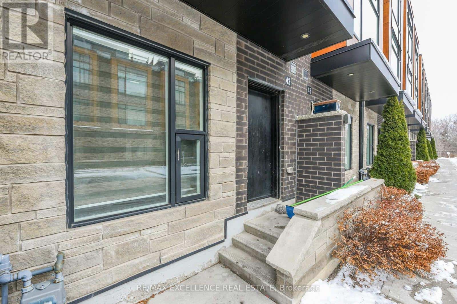 Brampton (Fletcher's Creek South) — Brampton (Fletcher's Creek South) - Photo 2 of 21