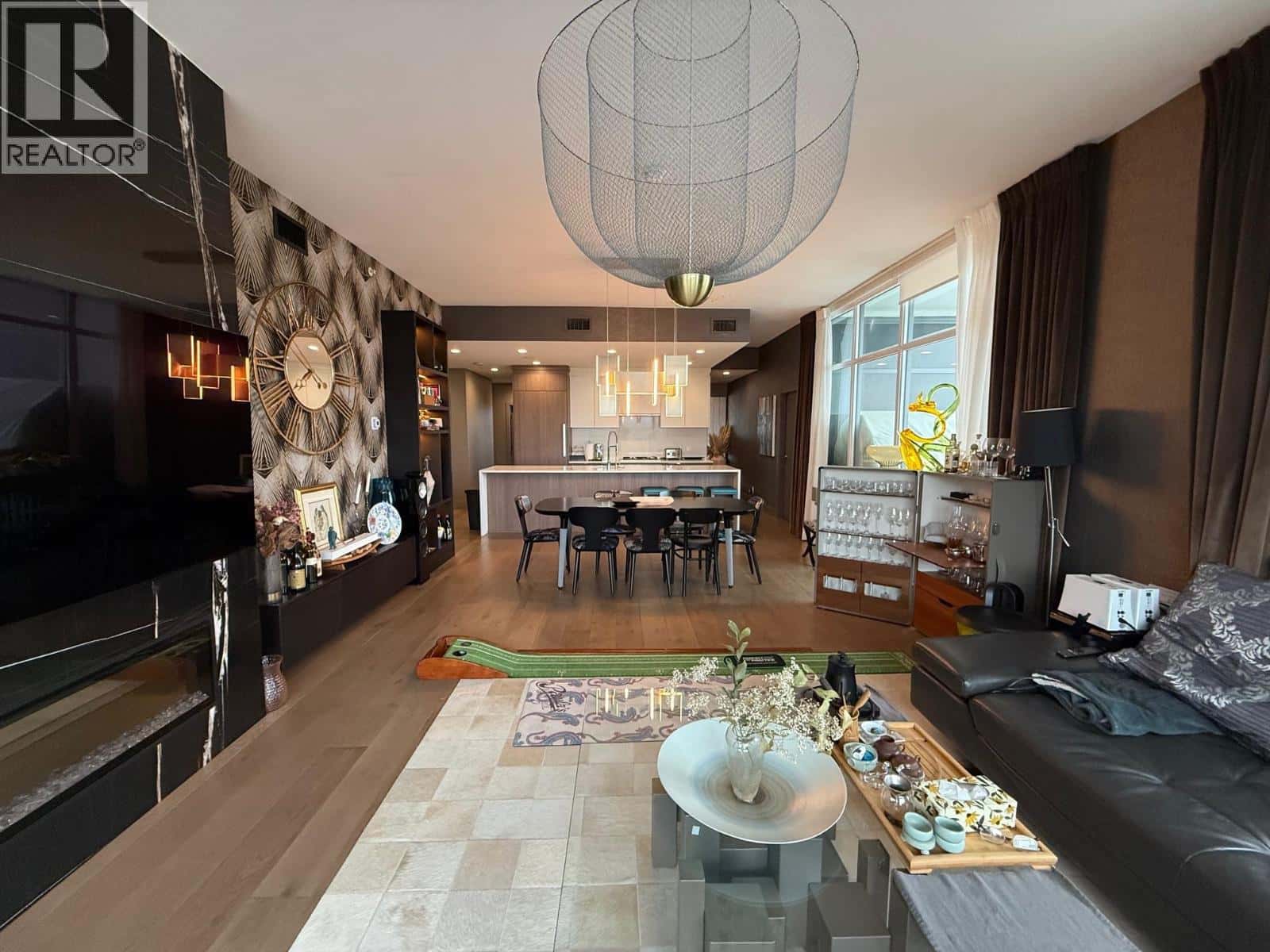 Burnaby — Burnaby - Photo 5 of 27