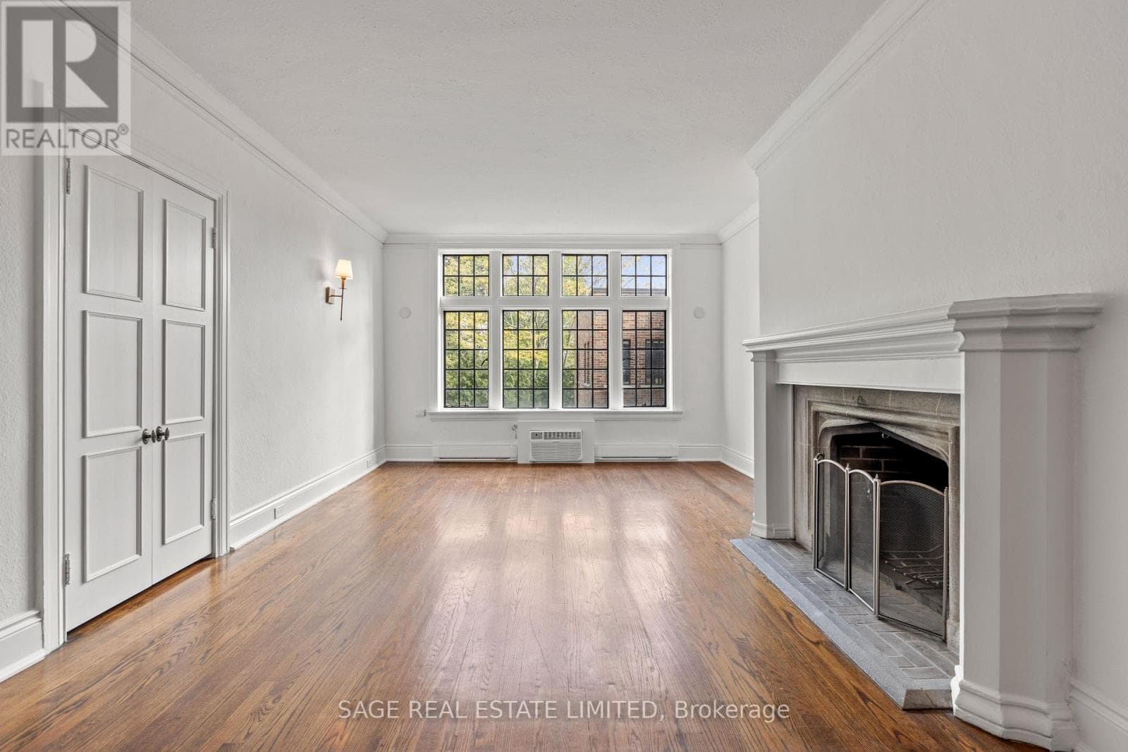 Toronto (Yonge-St. Clair) — Toronto (Yonge-St. Clair) - Main photo