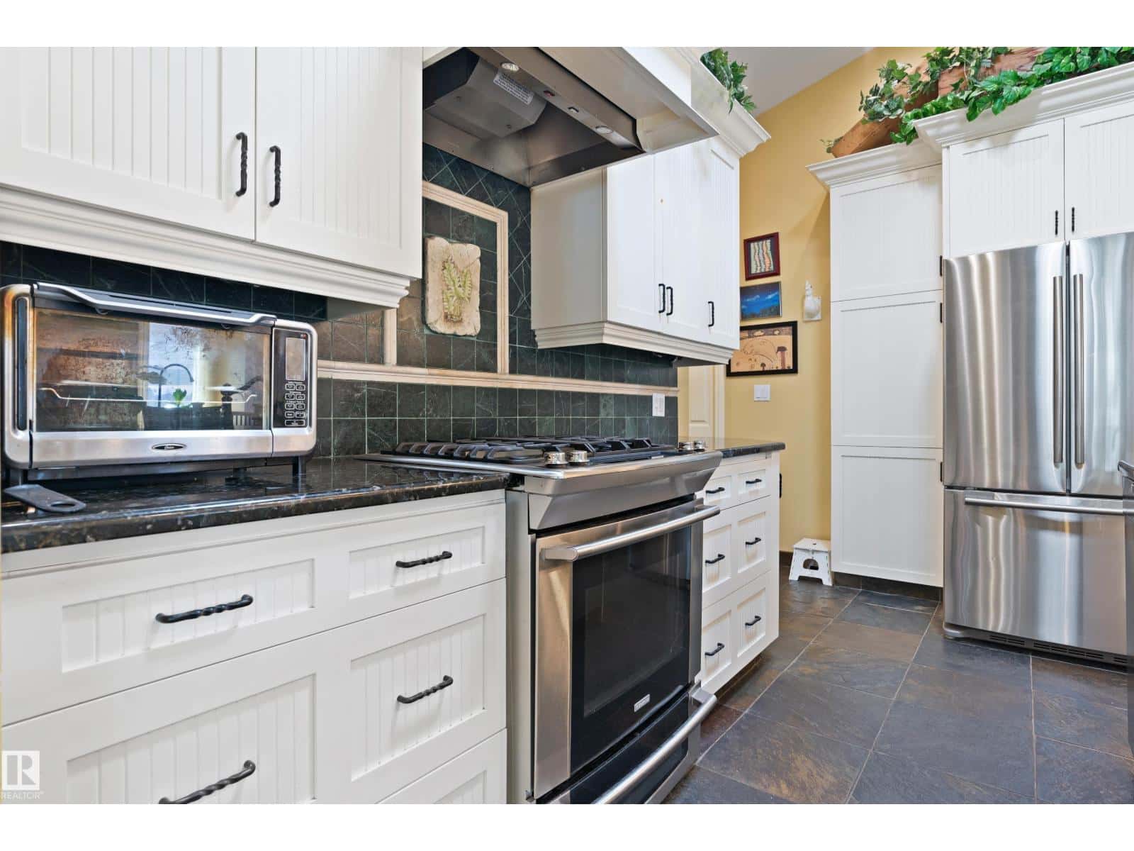 Edmonton — Edmonton - Photo 4 of 51