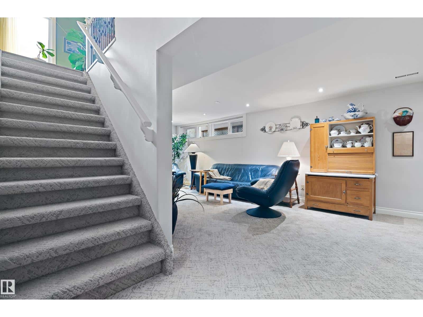 Edmonton — Edmonton - Photo 3 of 51