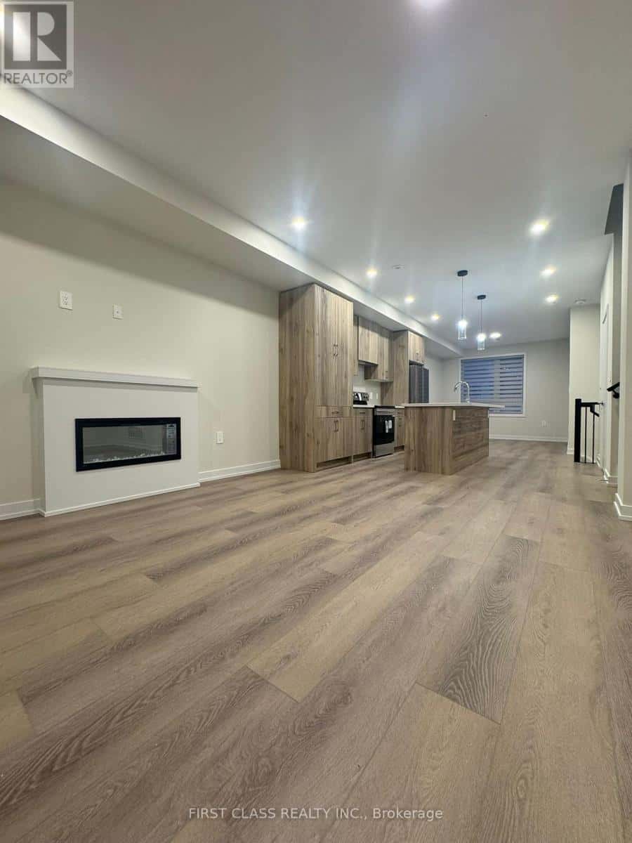 24 LEWIS CRAIGIE LANE — Richmond Hill (Headford Business Park) - Photo 2 of 16