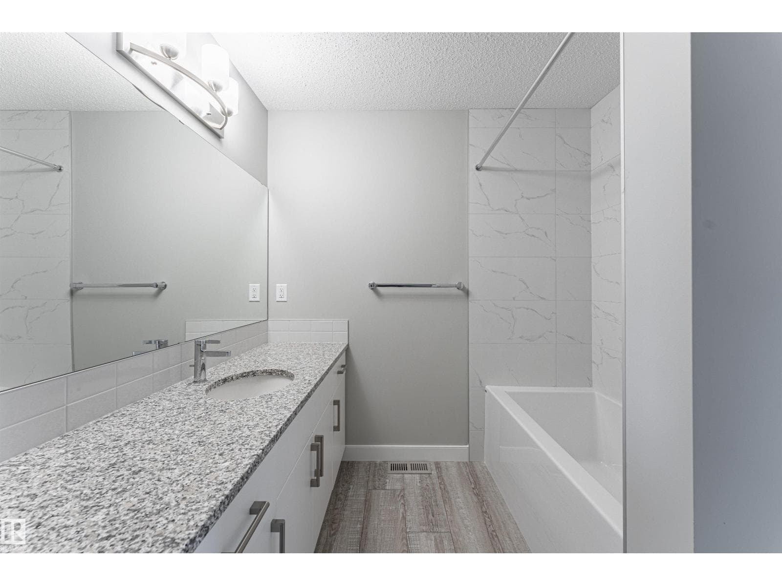 Edmonton — Edmonton - Main photo