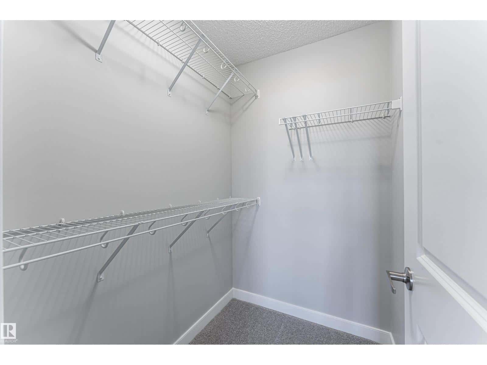 Edmonton — Edmonton - Photo 5 of 41