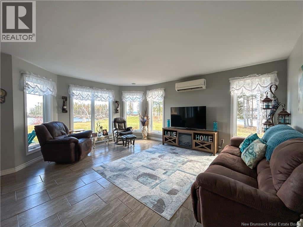 Sea Side — Sea Side - Photo 5 of 37