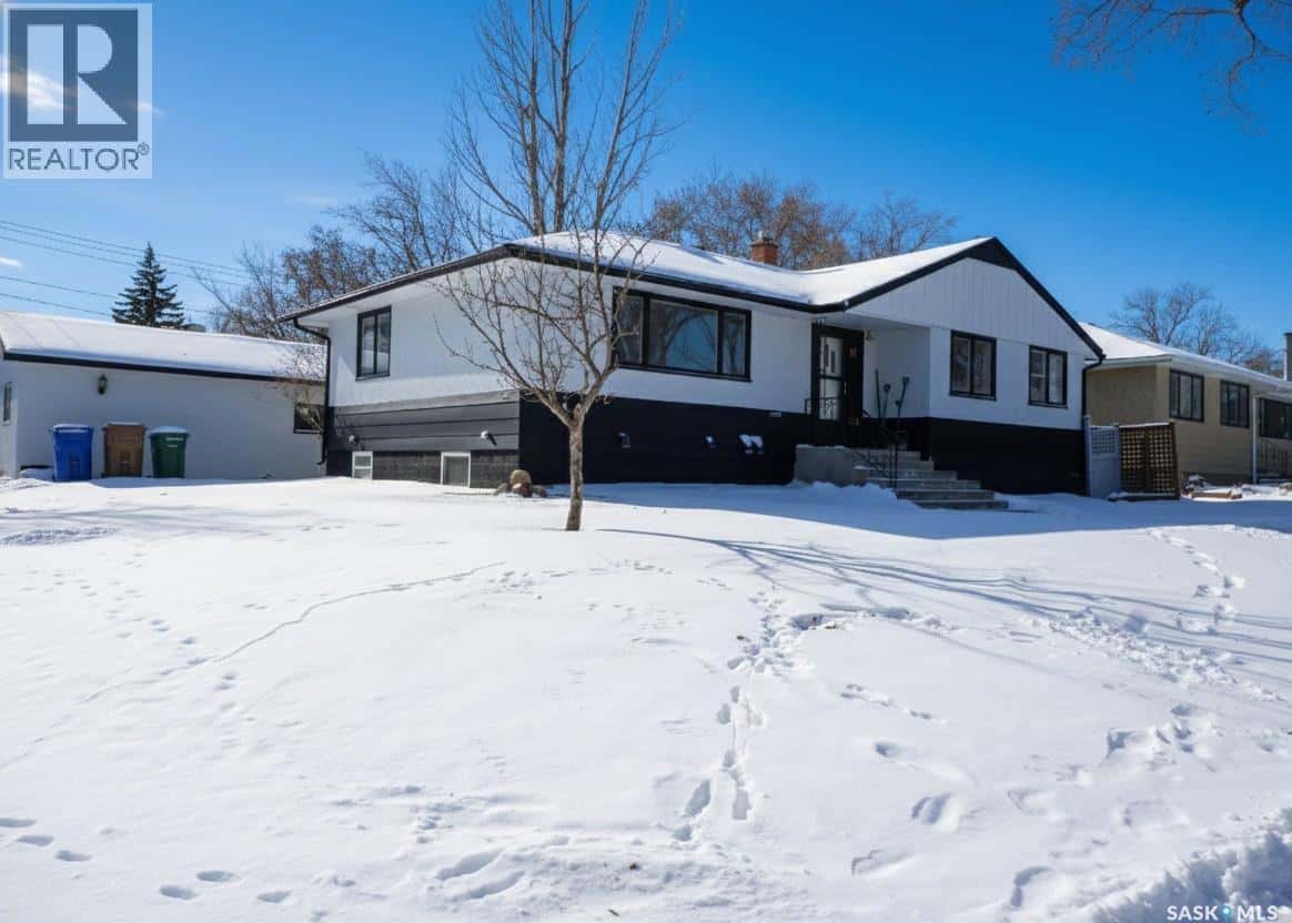 81 McNab CRESCENT — Regina, Saskatchewan - Photo 3 of 32