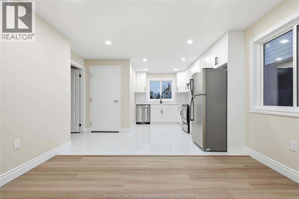 Windsor — Windsor - Photo 5 of 20