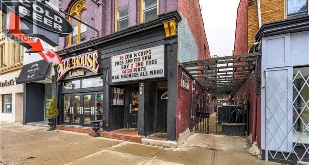 London — London - Photo 2 of 3