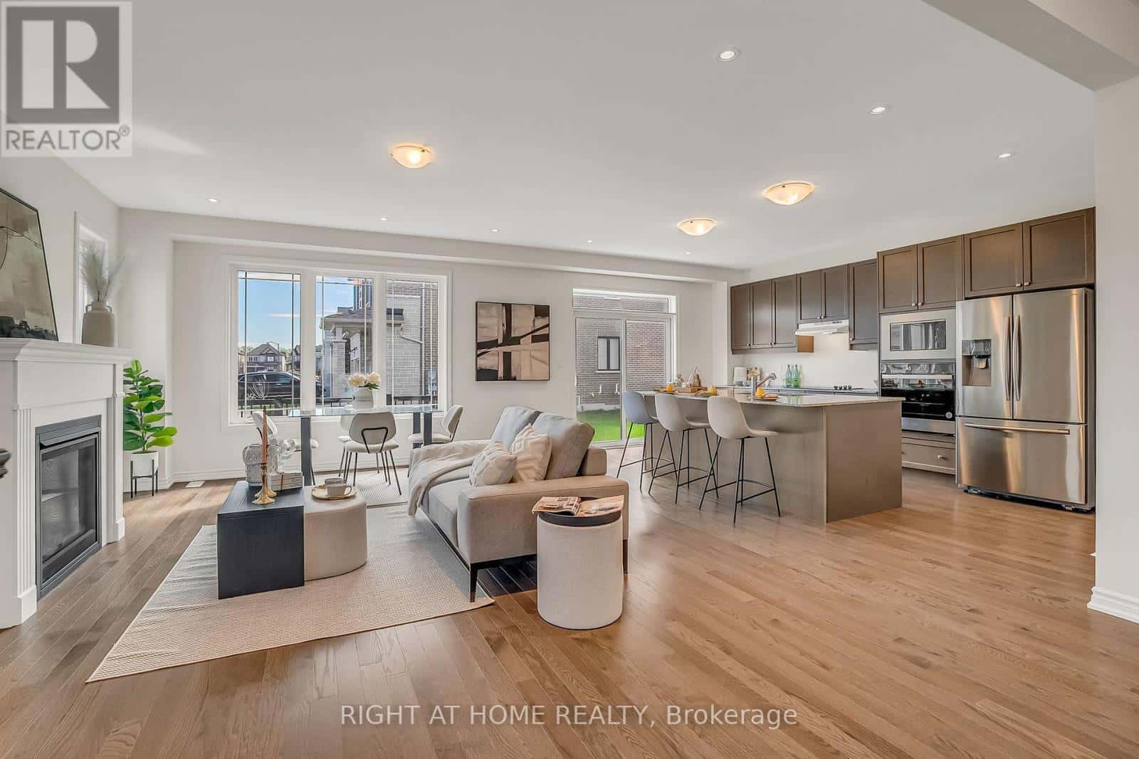 Oshawa (Kedron) — Oshawa (Kedron) - Photo 3 of 14