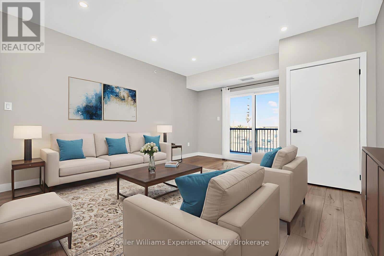 Barrie — Barrie - Photo 2 of 33