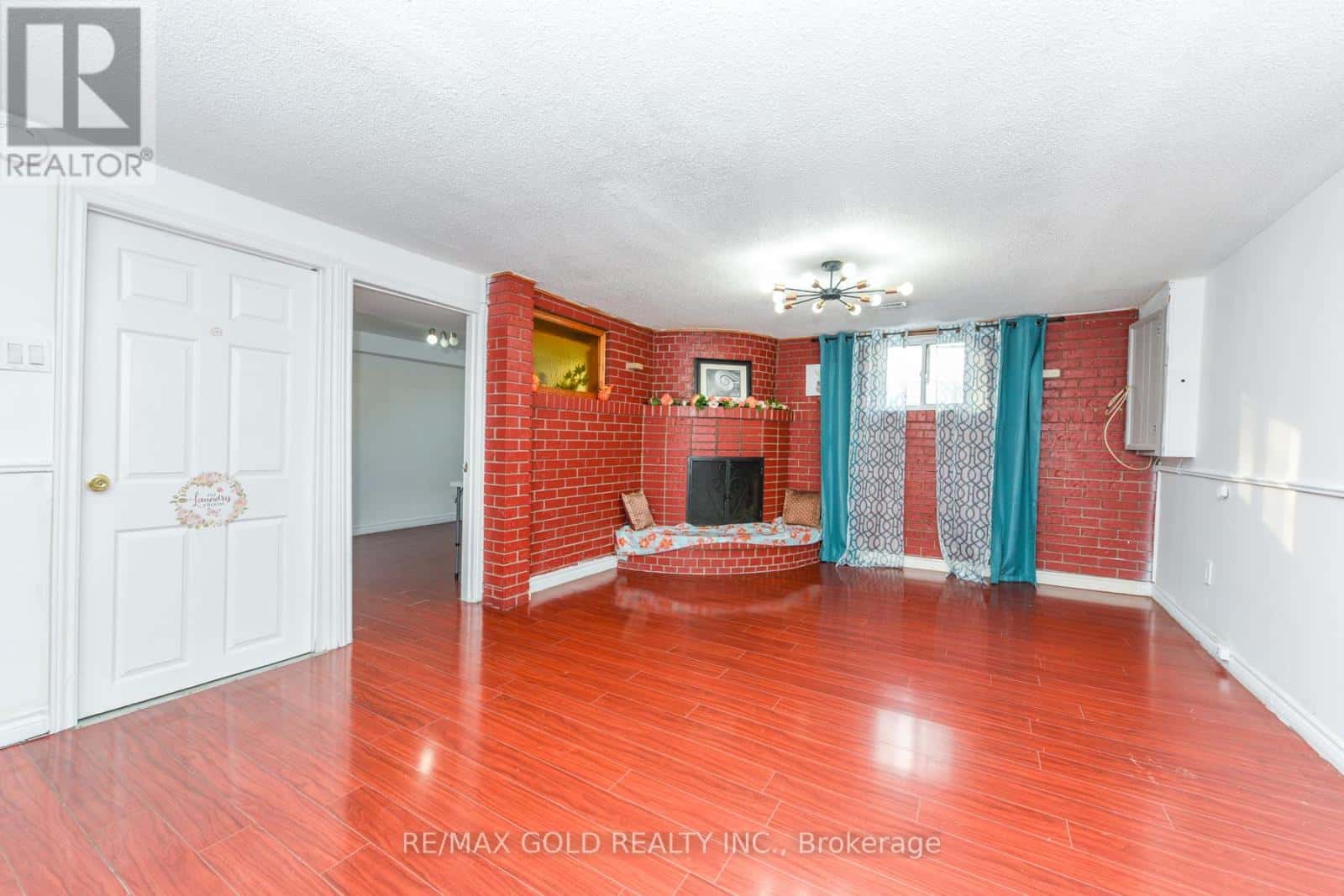 Mississauga (Malton) — Mississauga (Malton) - Photo 3 of 47