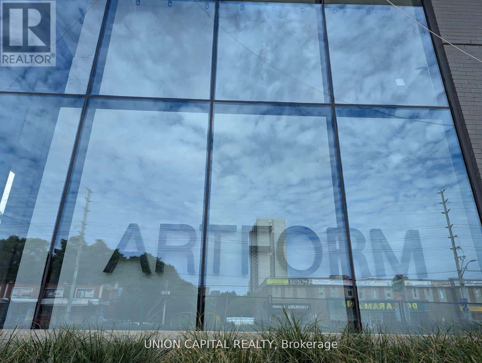 Mississauga (Cooksville) — Mississauga (Cooksville) - Photo 2 of 14