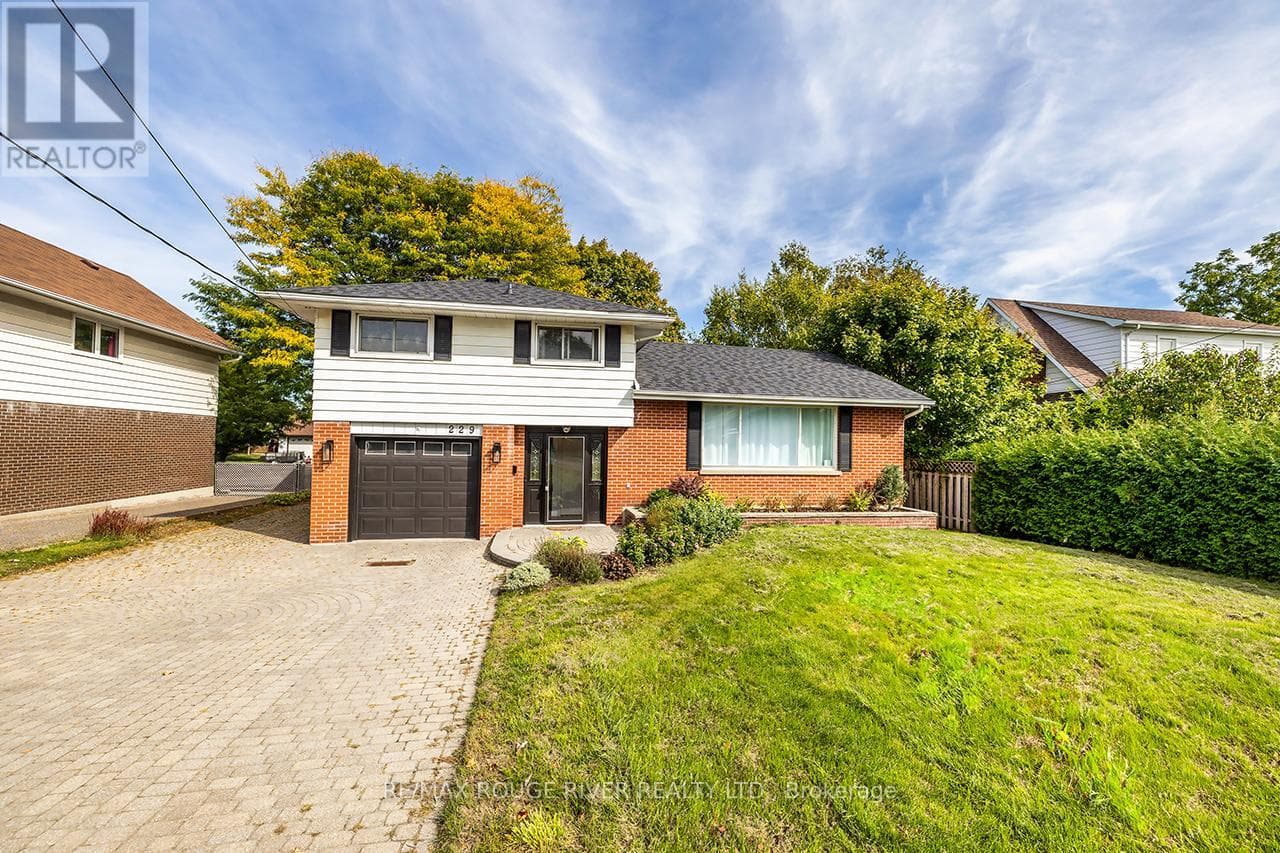 229 LIBERTY STREET N — Clarington (Bowmanville), Ontario - Main photo