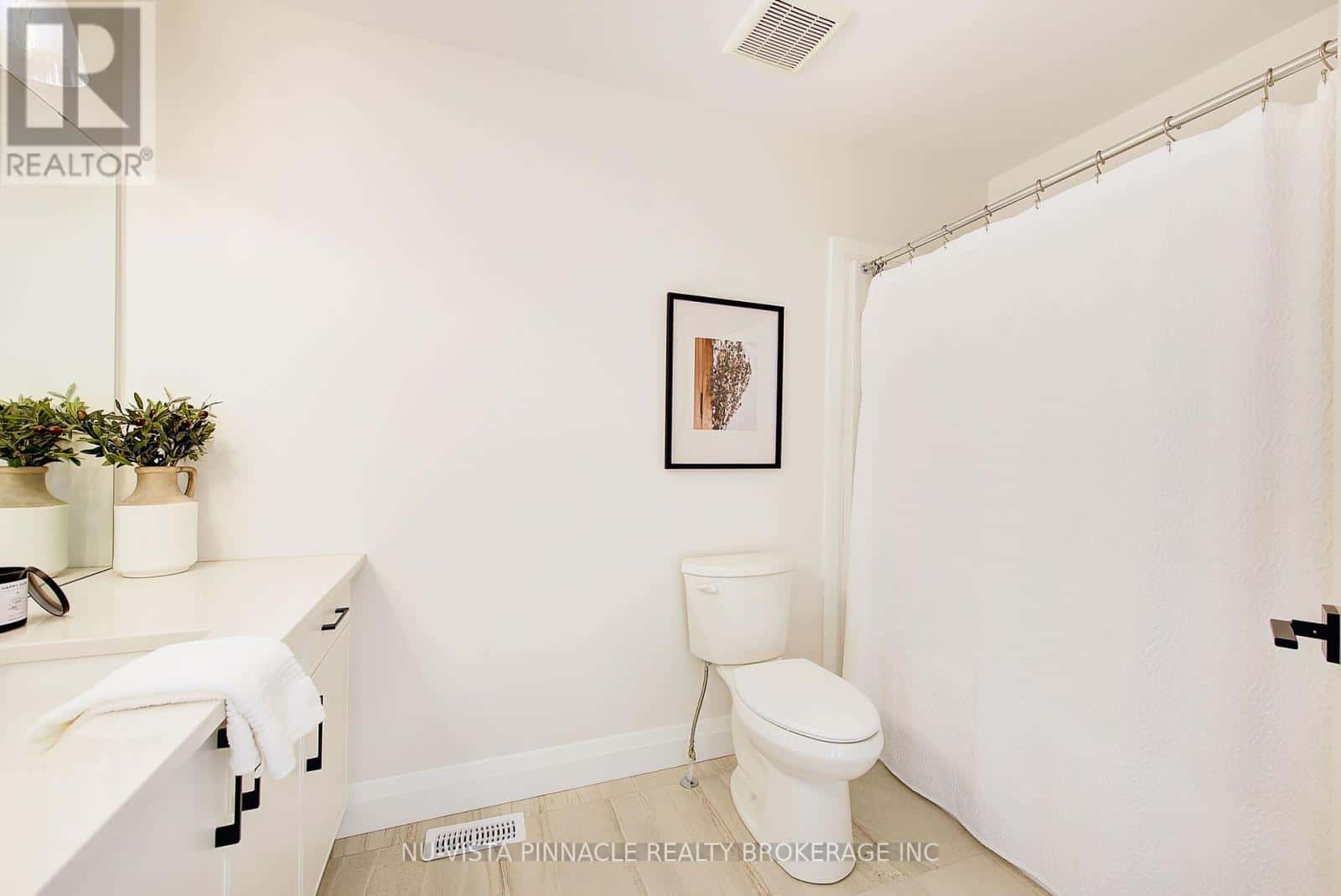 London South (South K) — London South (South K) - Photo 4 of 43