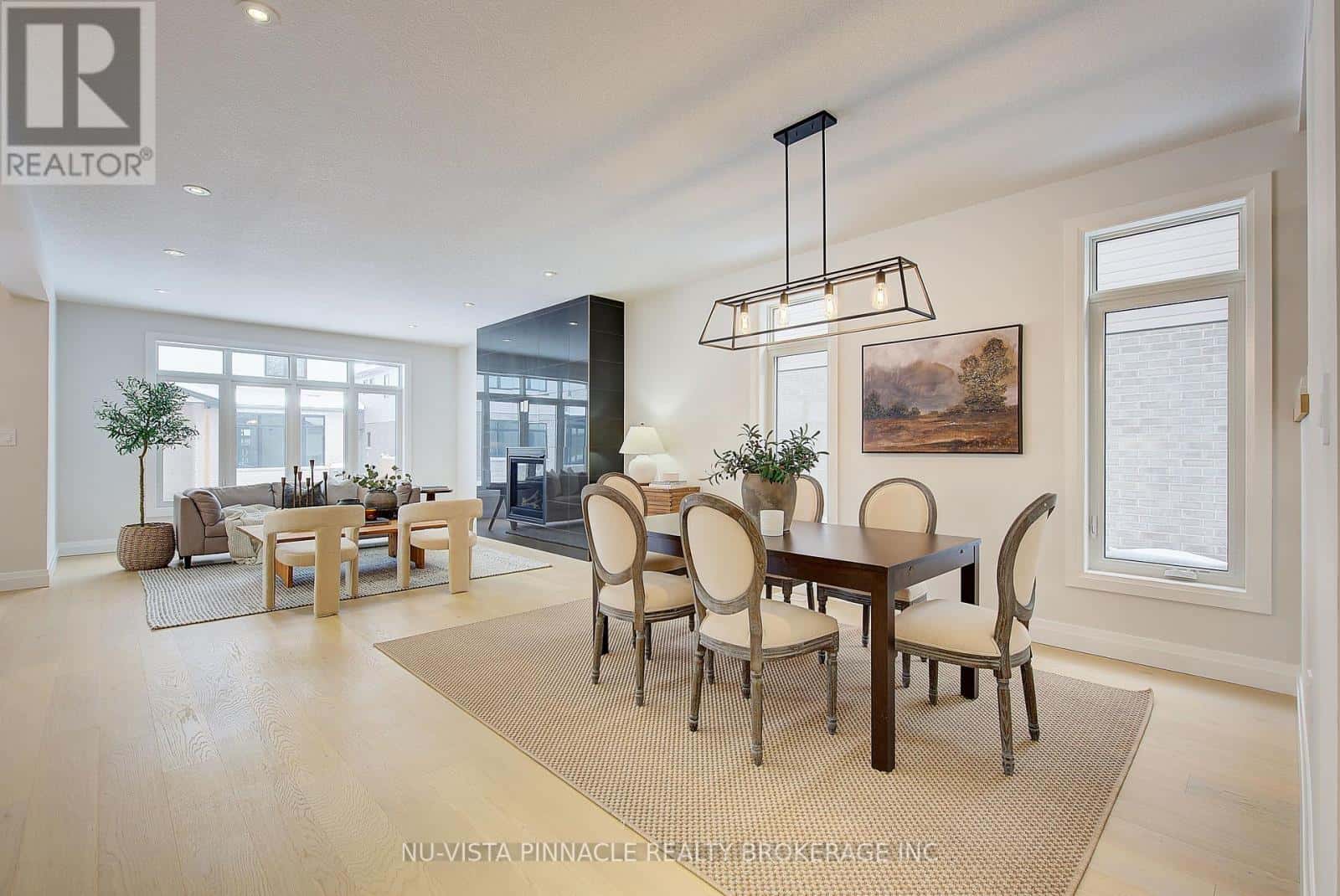 London South (South K) — London South (South K) - Photo 2 of 43