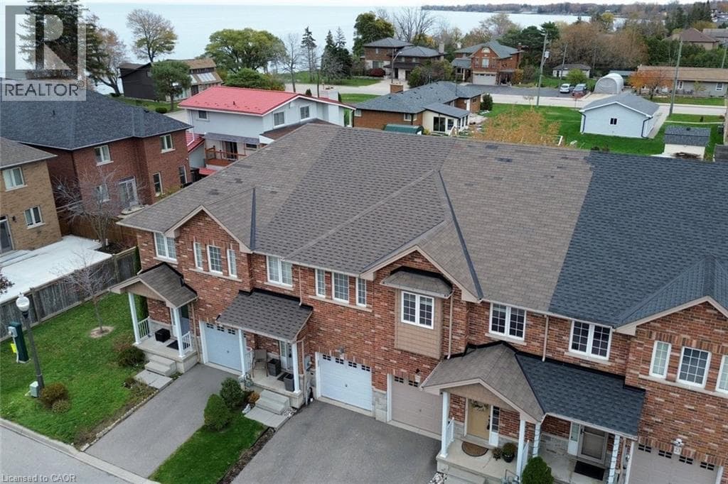 45 SEABREEZE Crescent Unit# 21 — Stoney Creek, Ontario - Main photo