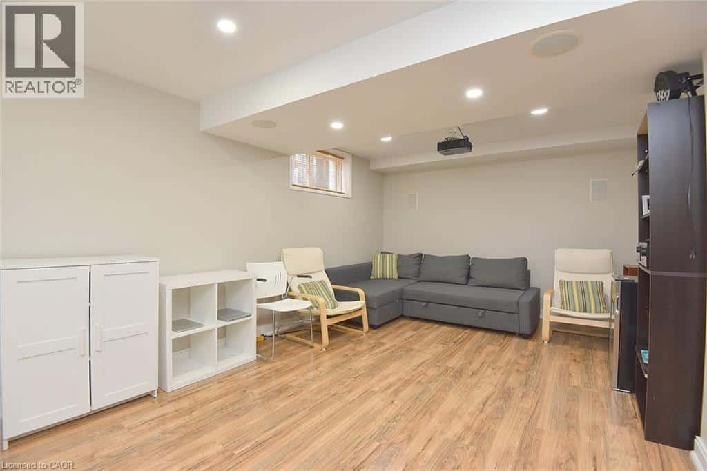 Stoney Creek — Stoney Creek - Photo 5 of 46