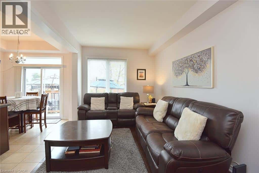 45 SEABREEZE Crescent Unit# 21 — Stoney Creek, Ontario - Photo 5 of 46