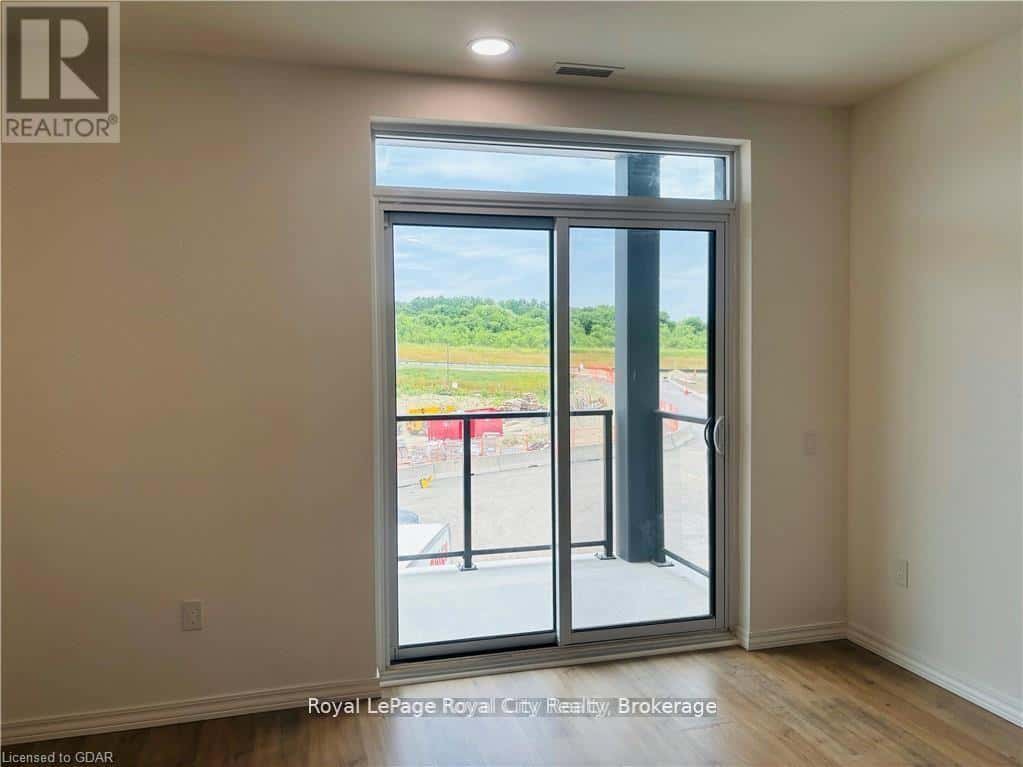 Guelph (Willow West/Sugarbush/West Acres) — Guelph (Willow West/Sugarbush/West Acres) - Photo 3 of 10