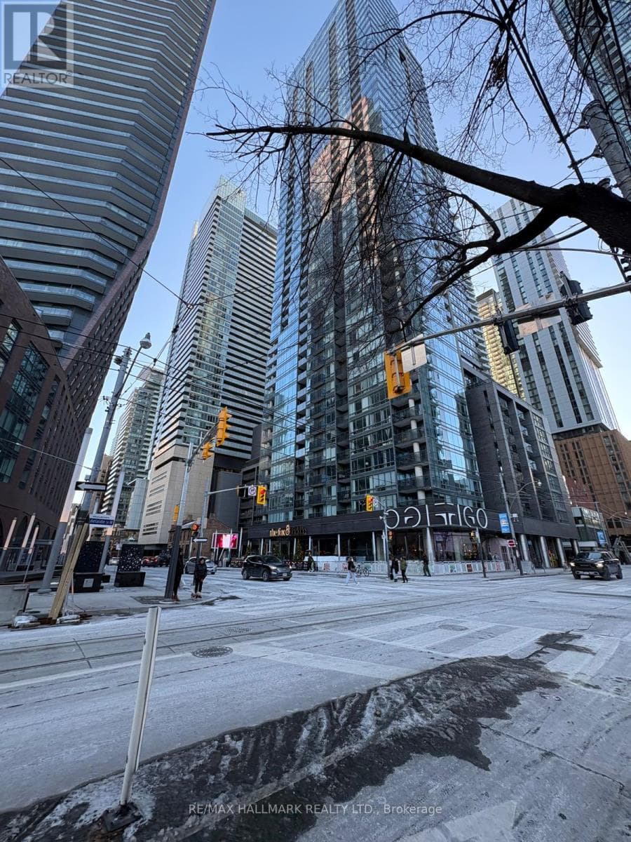 Toronto (Waterfront Communities) — Toronto (Waterfront Communities) - Main photo